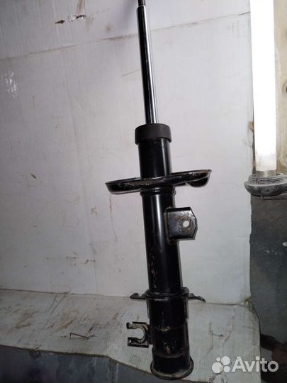 Dg21472 передний правый амортизатор опель корса d