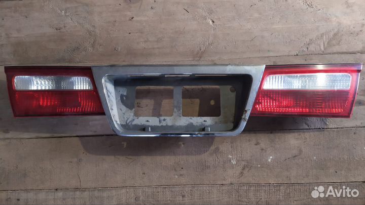Фонарь левый, правый задний nissan presage