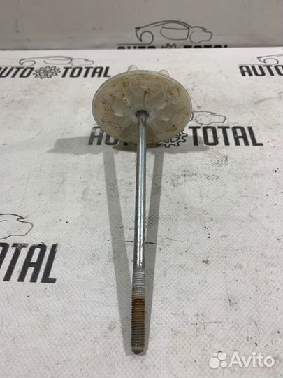 Кронштейн запасного колеса Toyota Corolla 150 1ZR