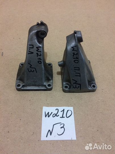 Кронштейн опоры двигателя Mercedes W210
