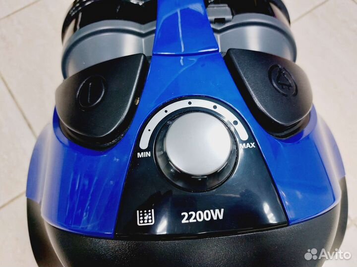 Пылесос Samsung SC8836 2200Вт с контейнером