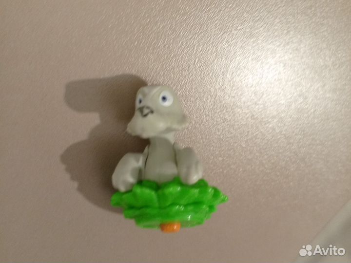 Подам коллекцию из киндера 