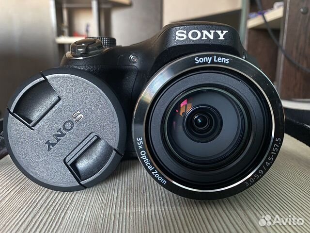 Цифровой фотоаппарат Sony