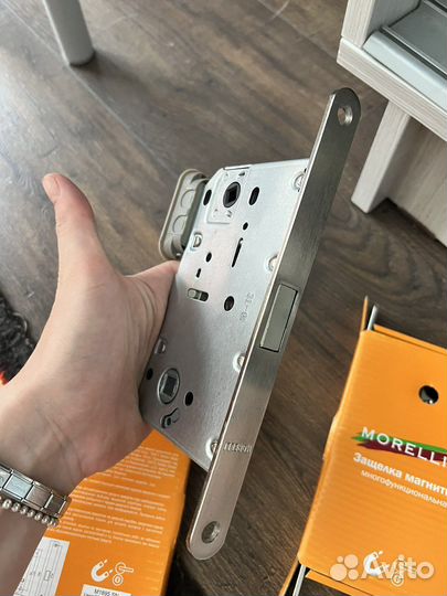 Защелка многофункциональная morelli