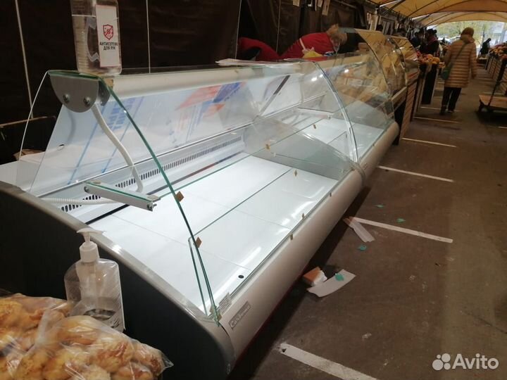 Холодильная витрина