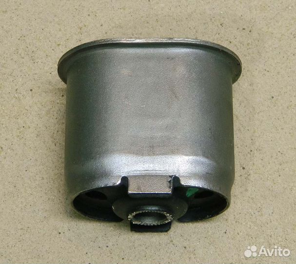 Сайлентблок задней рессоры Dodge Caravan 3