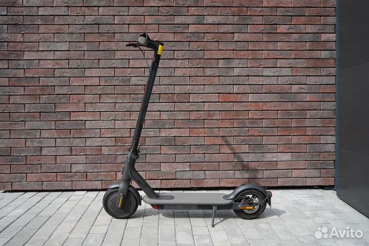 Электросамокат Xiaomi Mi Electric Scooter 1S