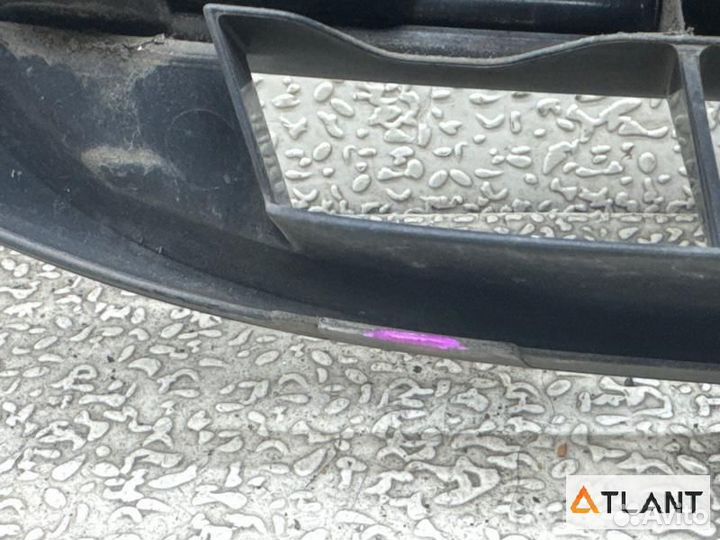 Решетка радиатора toyota isis