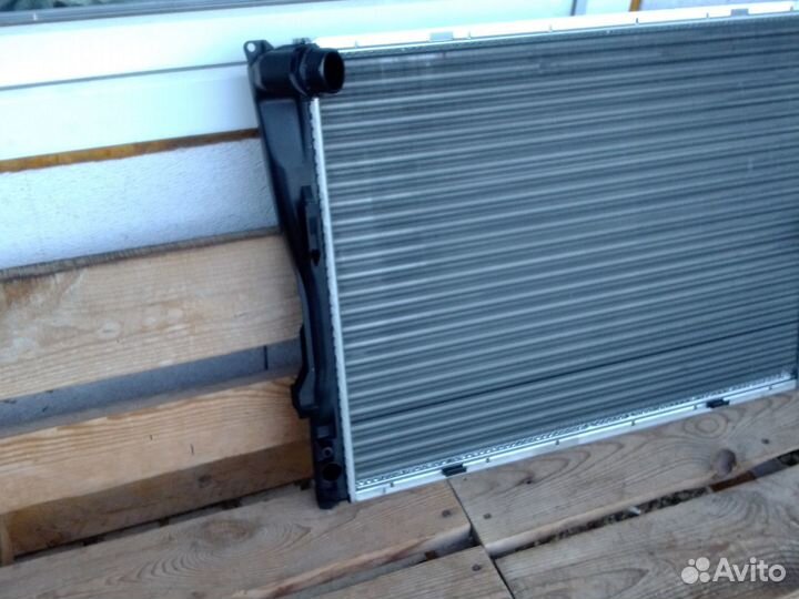 Бмв Е90, Е87 радиатор охлаждения двигателя