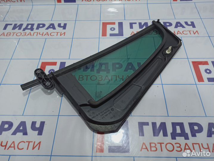 Стекло двери задней правой (форточка) Volkswagen T