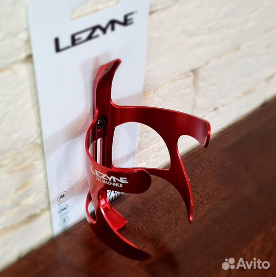 Флягодержатель Lezyne CNC Cage Red