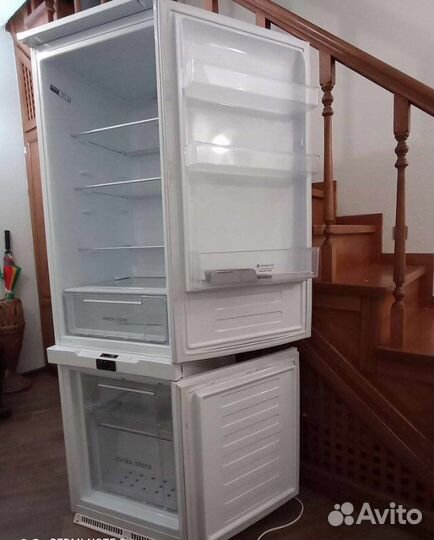 Холодильник ariston