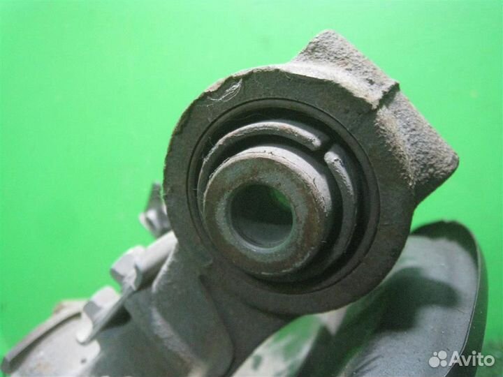 Кулак задний правый Honda FR-V (BE1) 2006