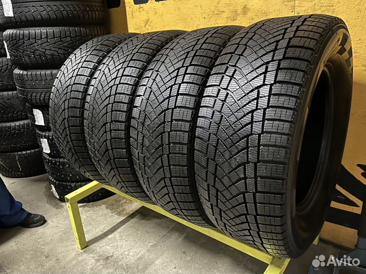 Pirelli Ice Zero FR 285/60 R18