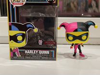 Funko Pop Harley quinn 371 светится в темноте