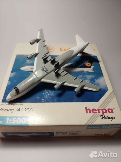 Модель самолета Lufthansa B 747-230B Herpa 1/500