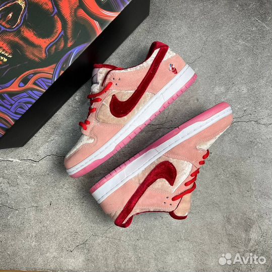 Nike SB Dunk Low pro StrangeLove Valentines Day