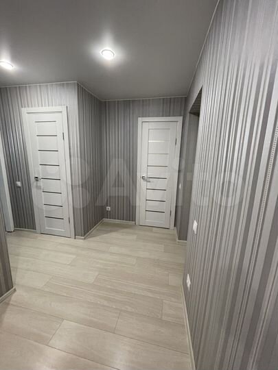 2-к. квартира, 54 м², 1/4 эт.