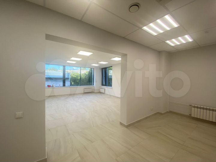 Торговое помещение / Офис 67.35 м²