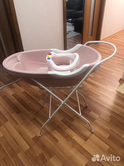 Ванночка для купания новорожденных с подставкой