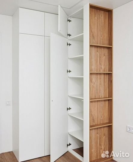 Шкаф с ручками новый