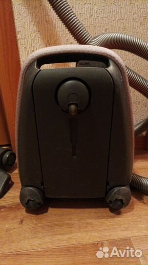 Пылесос Bork V 700, 2100 Вт