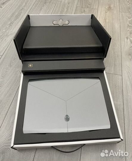 Игровой мощный ноутбук dell Alienware M15