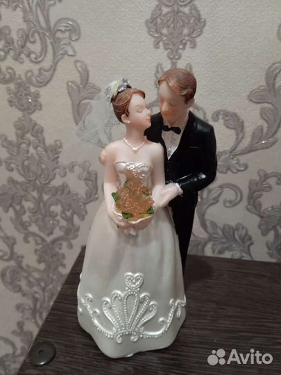 Фигурка молодоженов