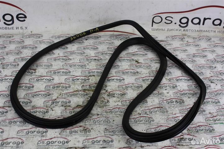 Уплотнитель кузова передней двери Skoda Octavia