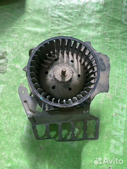 Мотор отопителя (печки) вольво 440/460