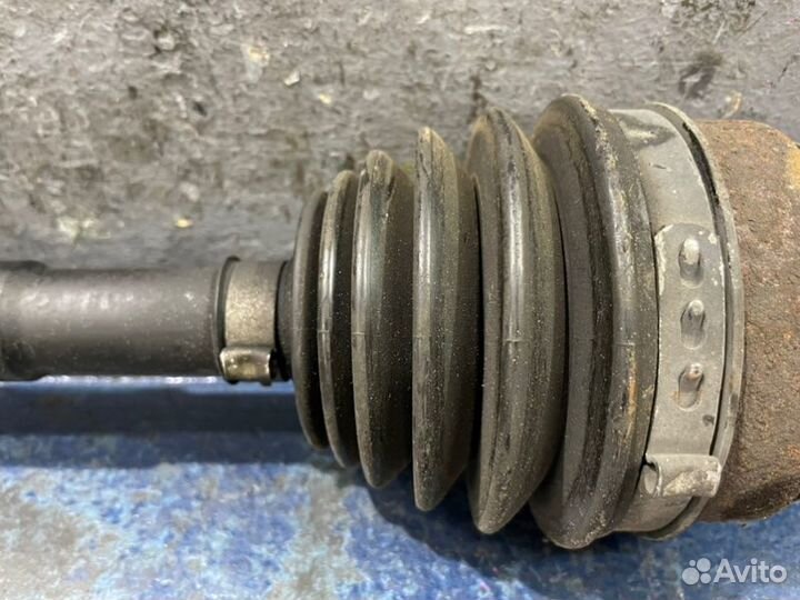 Привод передний правый Honda Civic 8 4D FD