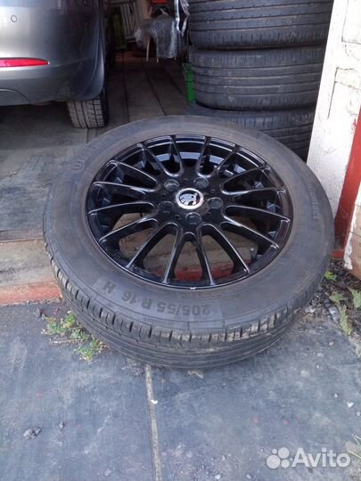 Летняя резина с дисками r16,на Skoda Octavia A 5
