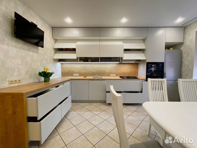 Кухонный гарнитур фурнитура Blum. Рассрочка