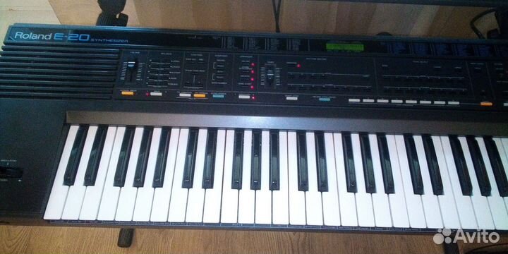 Roland E20