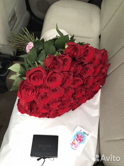 Доставка цветов, фруктовых и подарочных корзин