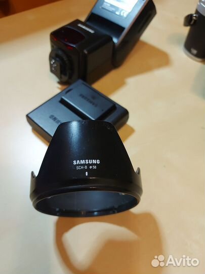 Фотоаппарат Samsung NX300, вспышка и доп.аккумулят