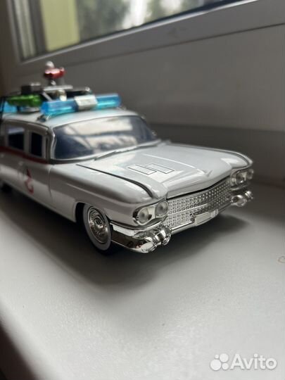 Модель автомобиля ecto-1 охотники за приведениями