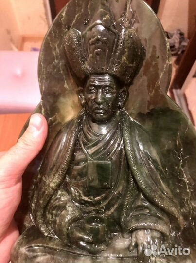 Статуэтка из нефрита