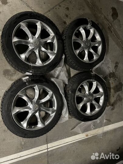 Диски infiniti r20 с зимней резиной toyo