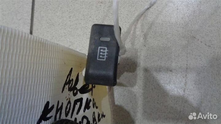 Кнопка включения обогрева стекла заднего Land Rov