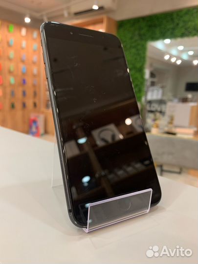 iPhone 8 Plus, 64 ГБ