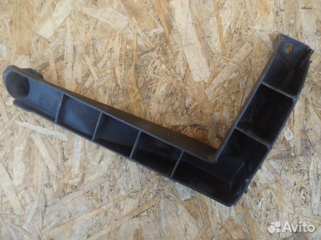 Кронштейн заднего бампера Volkswagen Touareg 7L6