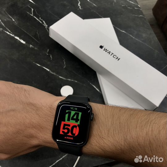 Apple Watch SE 44mm