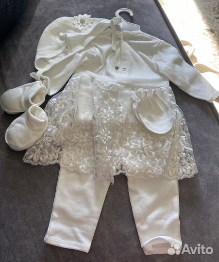 Комплек на выписку для девочки новый