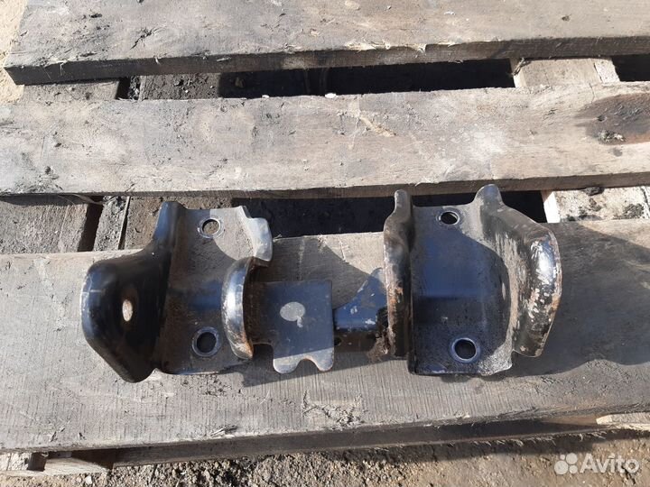 Кронштейн кпп Митсубиси