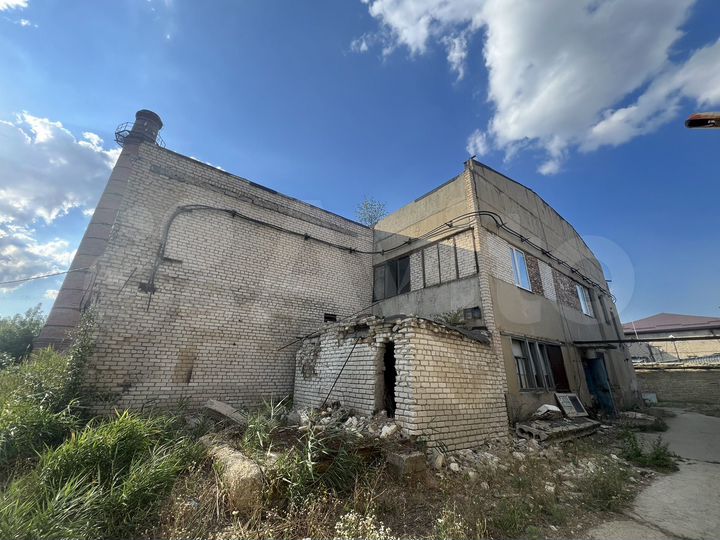 Здание, 1300 м²