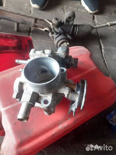 Дроссельная заслонка Toyota Corolla 150