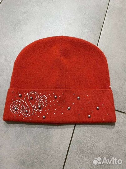 Шапка красная