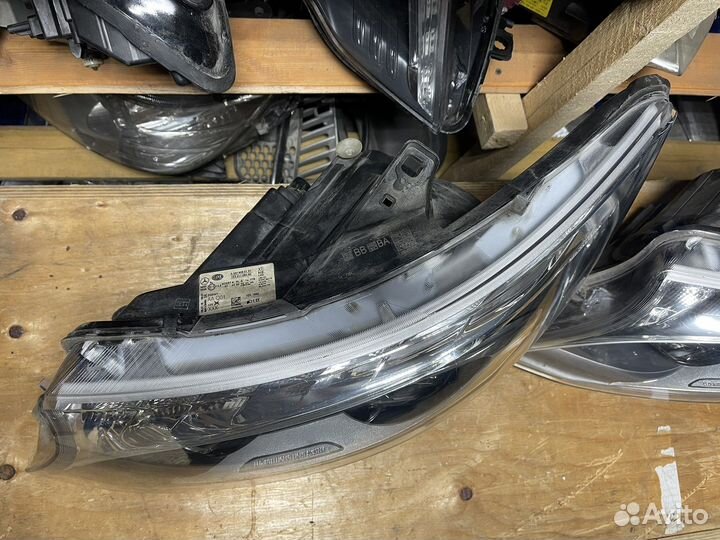 Мерседес v477 левая фара