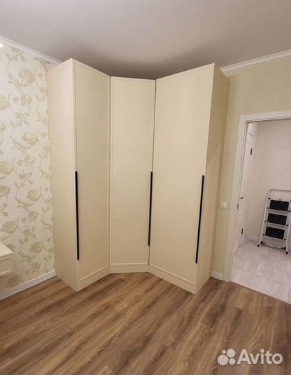 Шкаф распашной